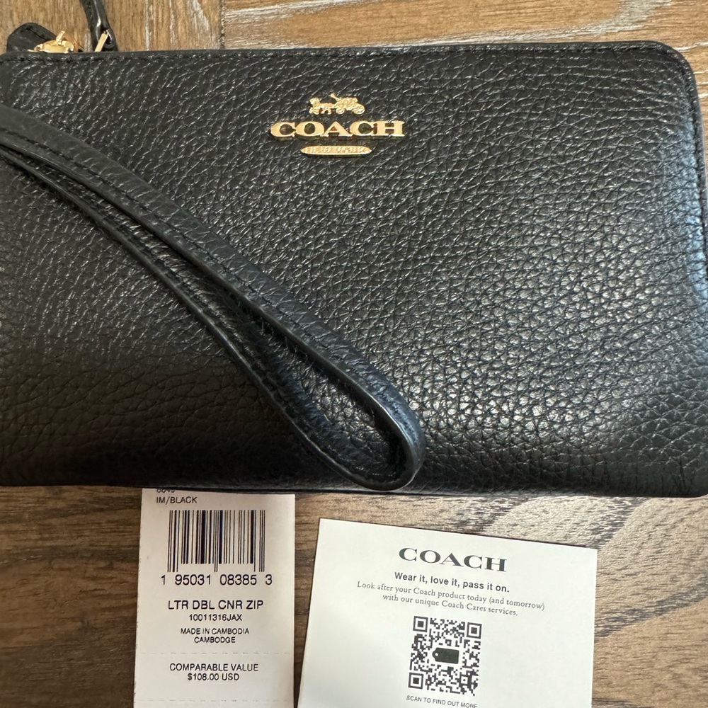 NWT Double Zip Black Coach Wristlet